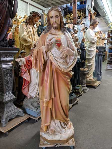 Jesus-Sacred-Heart-Paris-Statue